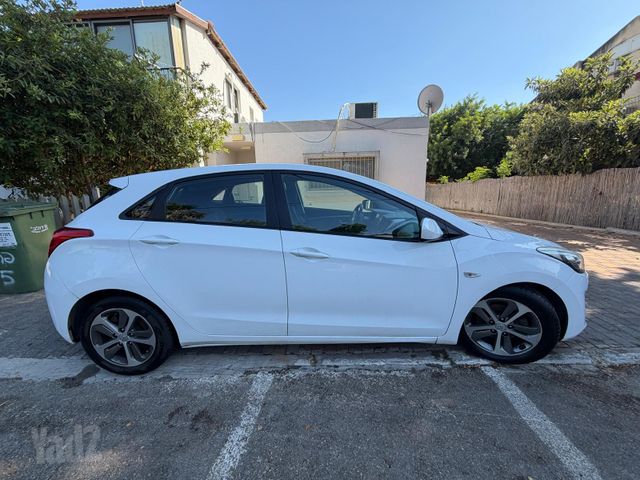 יונדאי i30