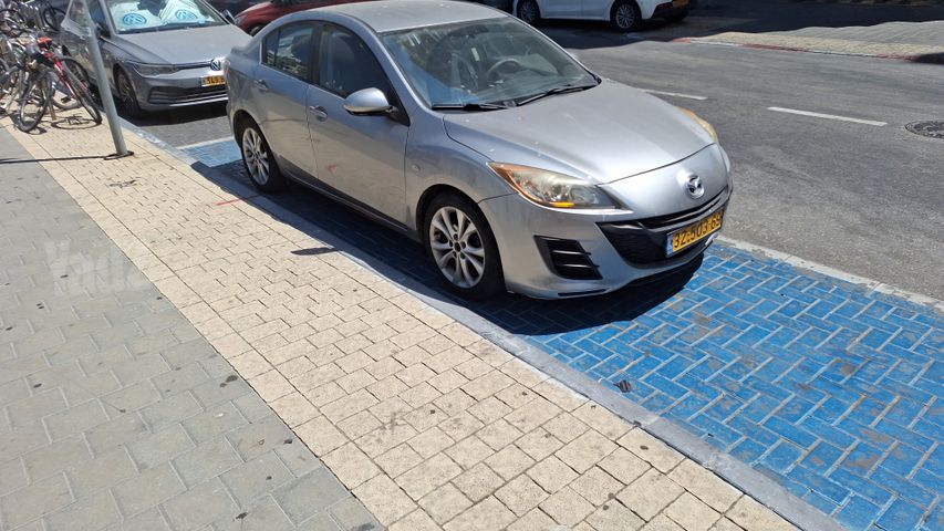 מאזדה 3