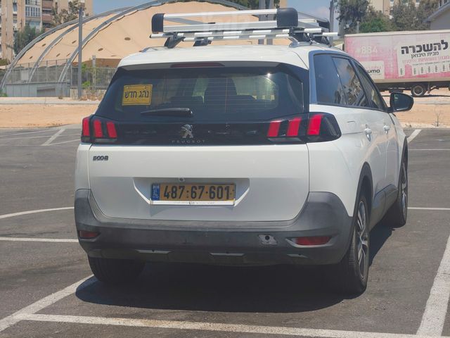 פיג'ו 5008