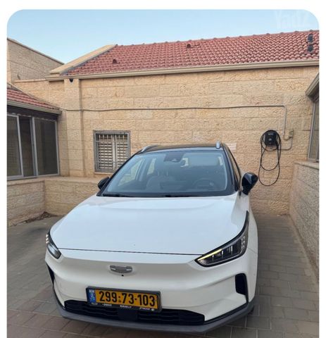 ג׳ילי Geometry C