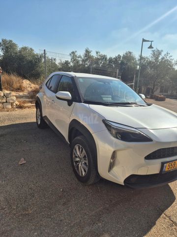 מודעת רכב טויוטה יאריס קרוס