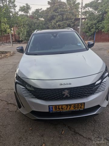 פיג'ו 3008