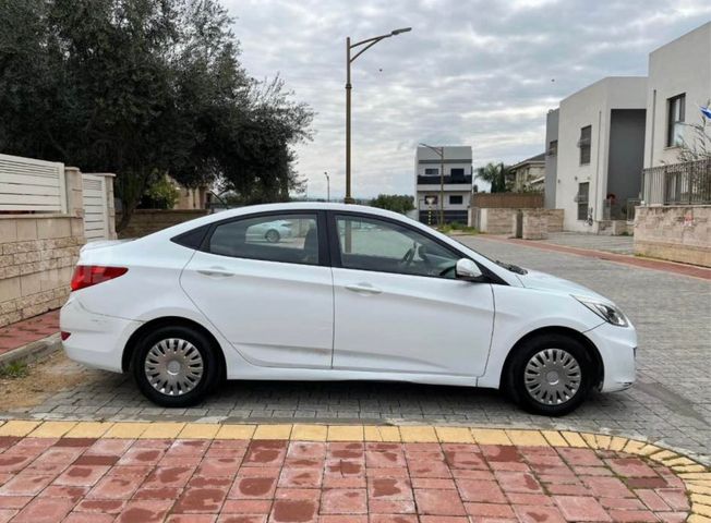 יונדאי אקסנט i25