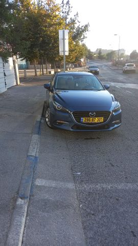 מודעת רכב מאזדה 3