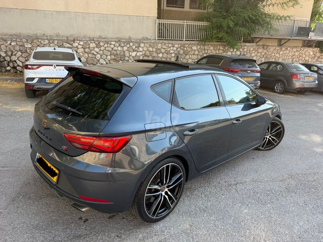 מודעת רכב סיאט לאון