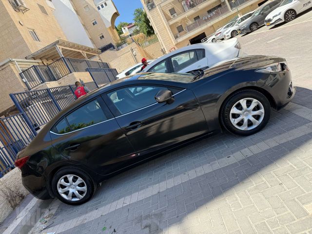 מאזדה 3
