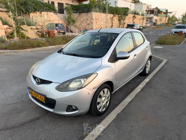 מודעת רכב מאזדה 2
