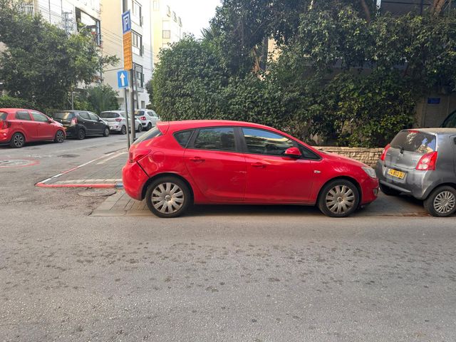 אופל אסטרה