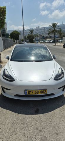 מודעת רכב טסלה מודל 3