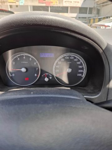 יונדאי אקסנט i25