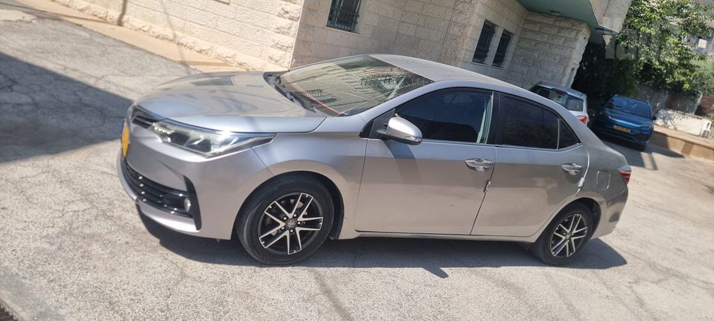 טויוטה קורולה