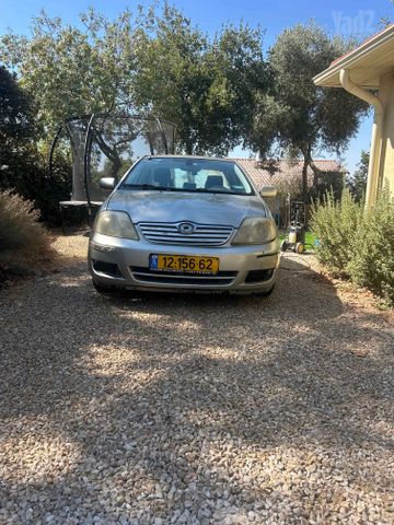 טויוטה קורולה