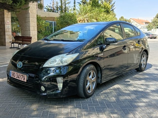 טויוטה פריוס