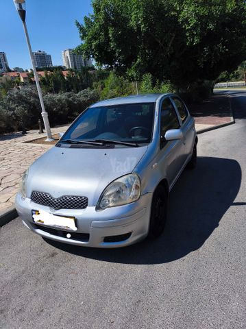 טויוטה יאריס