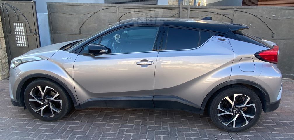 מודעת רכב טויוטה C-HR