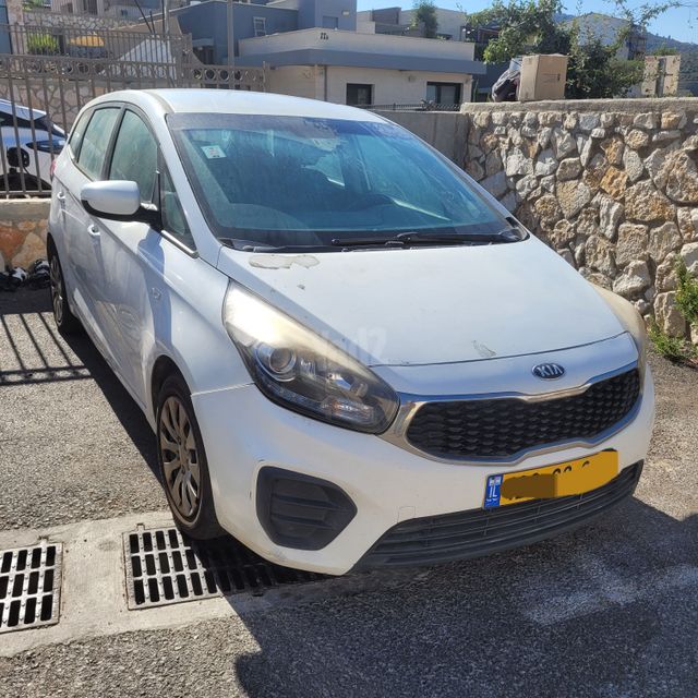 מודעת רכב קיה קארנס