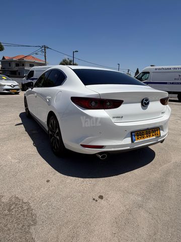 מאזדה 3