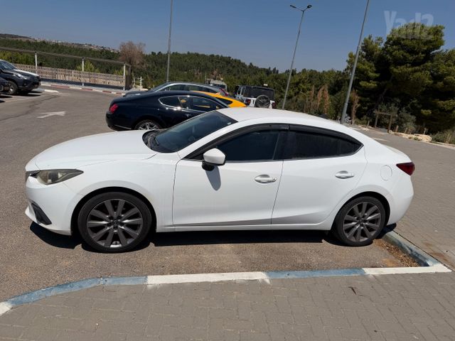 מאזדה 3