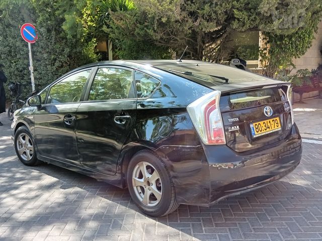 טויוטה פריוס