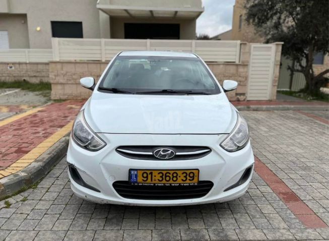 יונדאי אקסנט i25