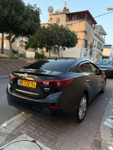 מאזדה 3