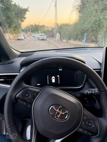 טויוטה קורולה קרוס