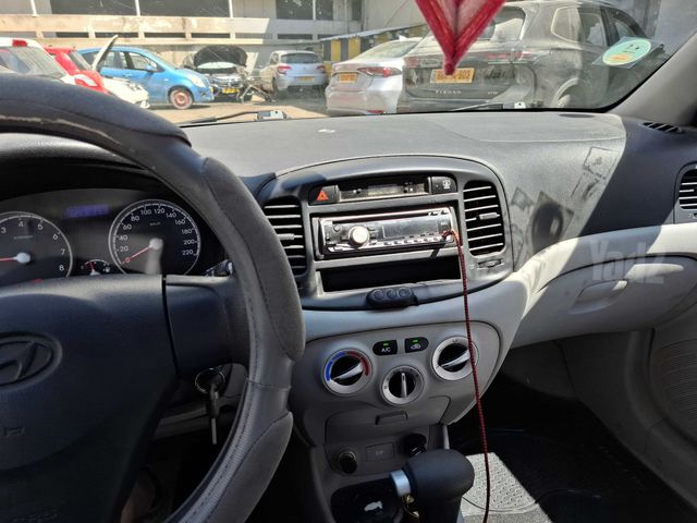 יונדאי אקסנט i25