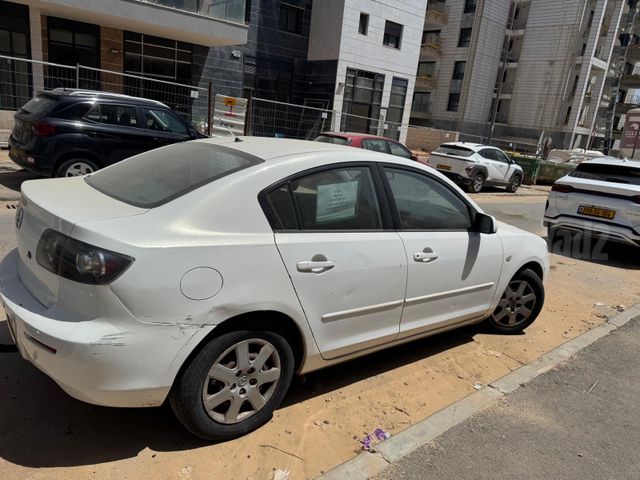 מודעת רכב מאזדה 3