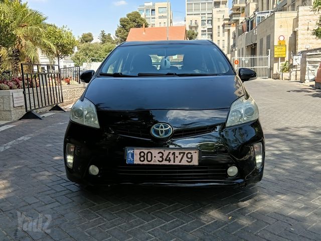 טויוטה פריוס
