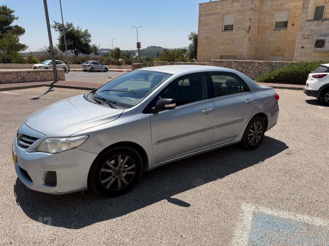 מודעת רכב טויוטה קורולה