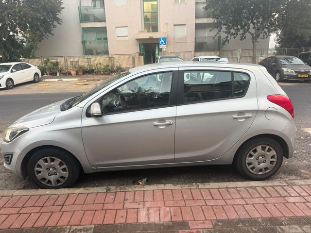 יונדאי i20