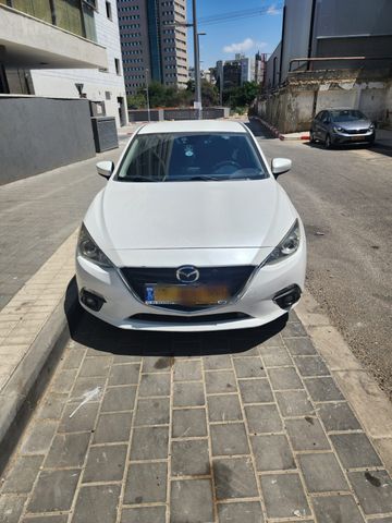 מאזדה 3