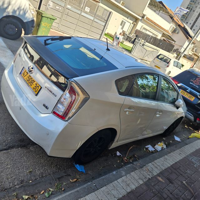 טויוטה פריוס