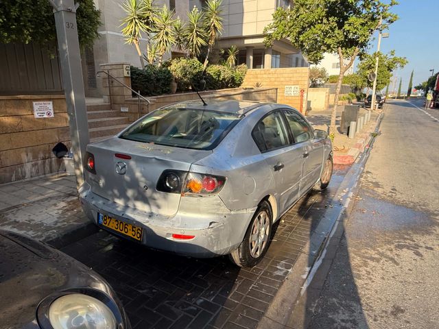 מודעת רכב מאזדה 3