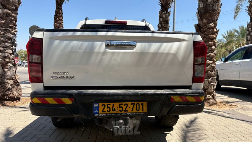 איסוזו די-מקס