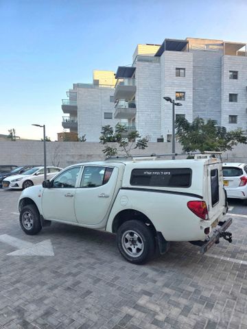 מיצובישי טרייטון / L200