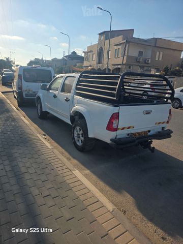איסוזו די-מקס