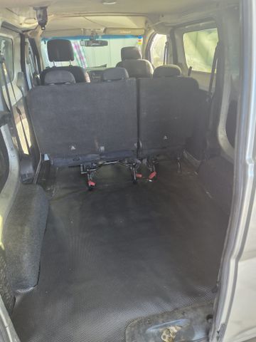 ניסאן NV200