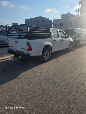 איסוזו די-מקס