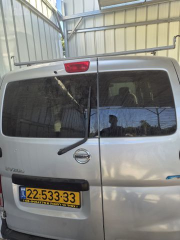 ניסאן NV200