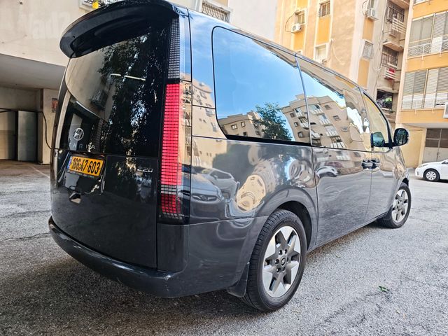 יונדאי סטאריה