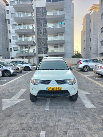 מיצובישי טרייטון / L200