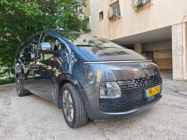 יונדאי סטאריה