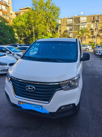 יונדאי H-1 / i800