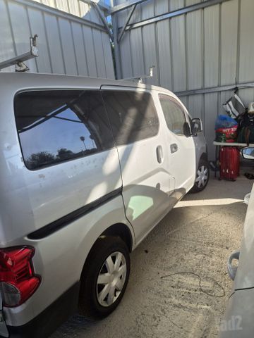 ניסאן NV200