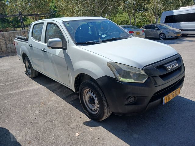 איסוזו די-מקס