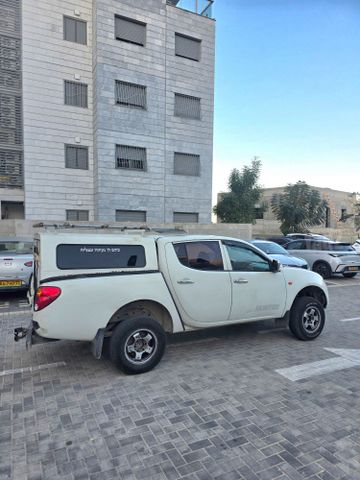 מיצובישי טרייטון / L200