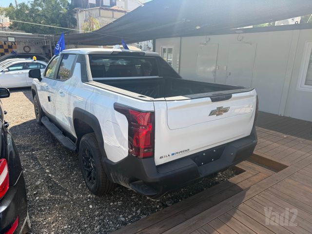 מודעת רכב שברולט סילברדו EV 2