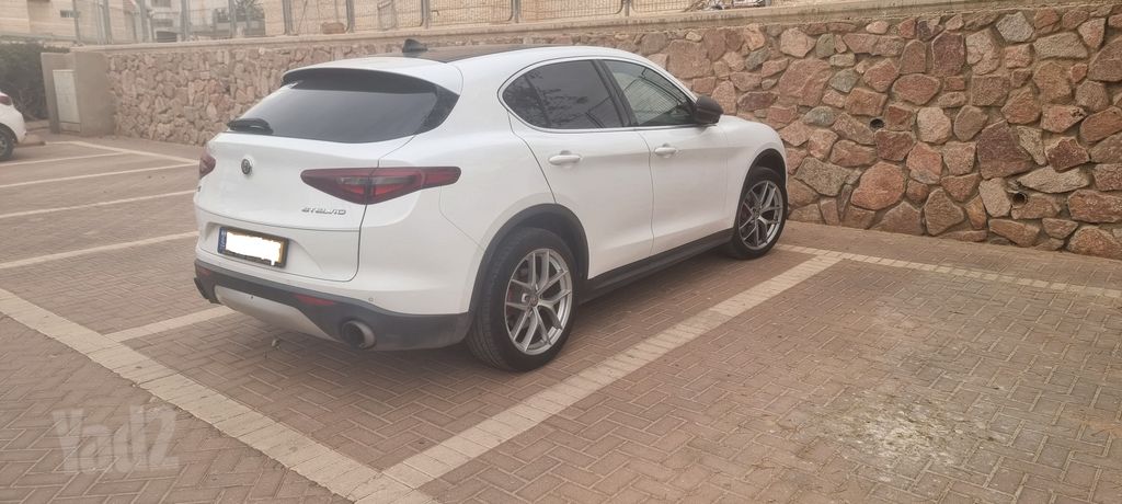 אלפא רומיאו סטלביו