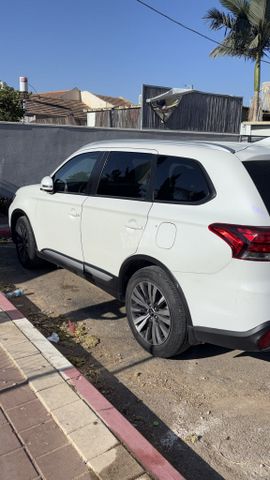 מודעת רכב מיצובישי אאוטלנדר